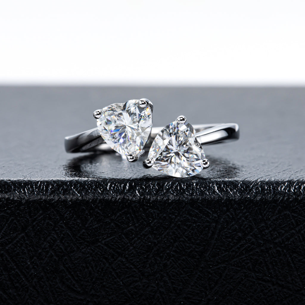 NHẪN HEART DUO MOISSANITE – ĐƯỢC CHẾ TẠO BẠC STERLING VỚI ETERNAGOLD™