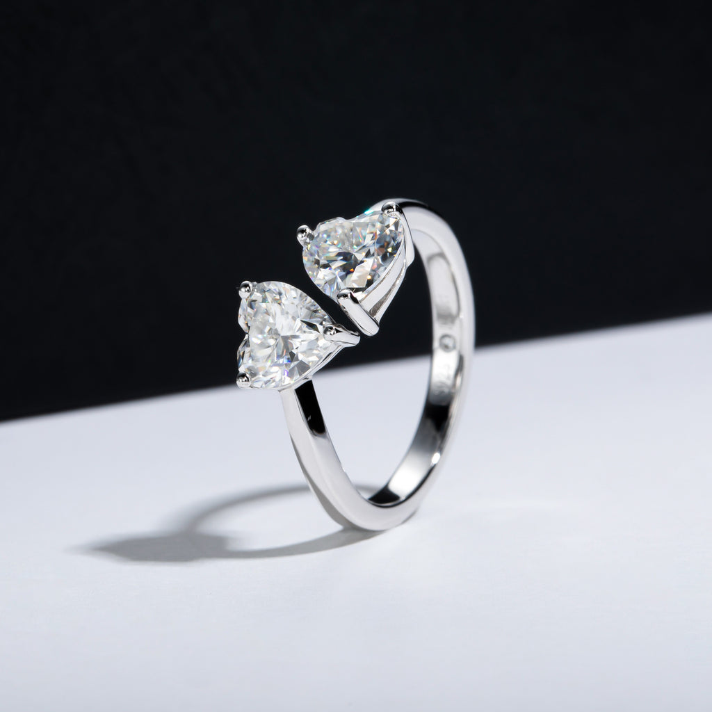 NHẪN HEART DUO MOISSANITE – ĐƯỢC CHẾ TẠO BẠC STERLING VỚI ETERNAGOLD™