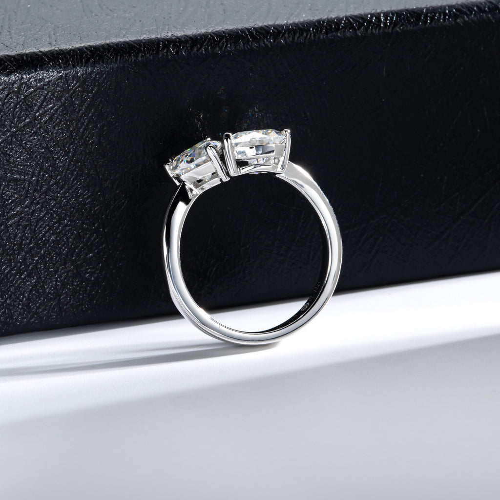 NHẪN HEART DUO MOISSANITE – ĐƯỢC CHẾ TẠO BẠC STERLING VỚI ETERNAGOLD™