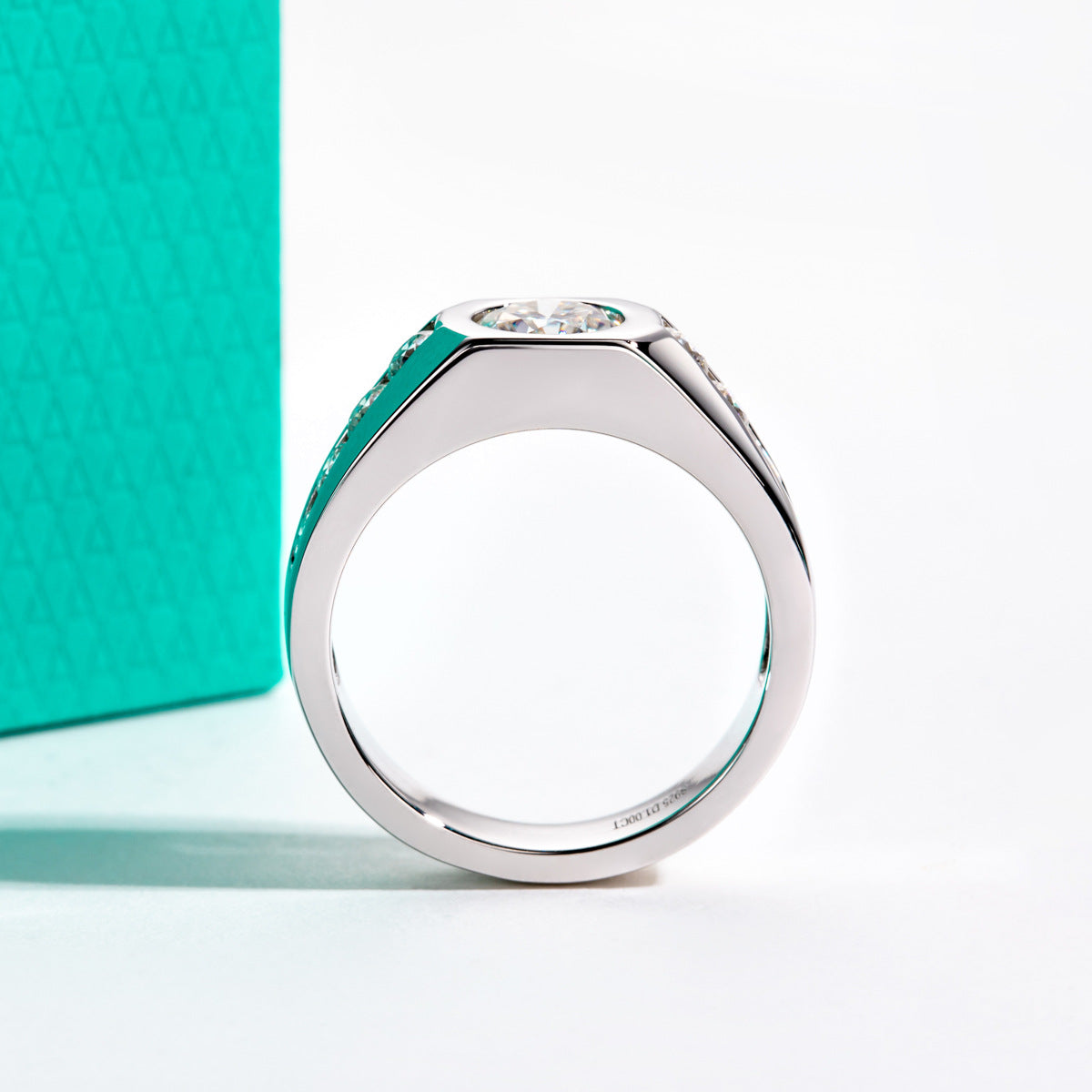 NHẪN MOISSANITE CỔ ĐIỂN RỰC RỠ – ĐƯỢC CHẾ TẠO BẠC STERLING VỚI ETERNAGOLD™