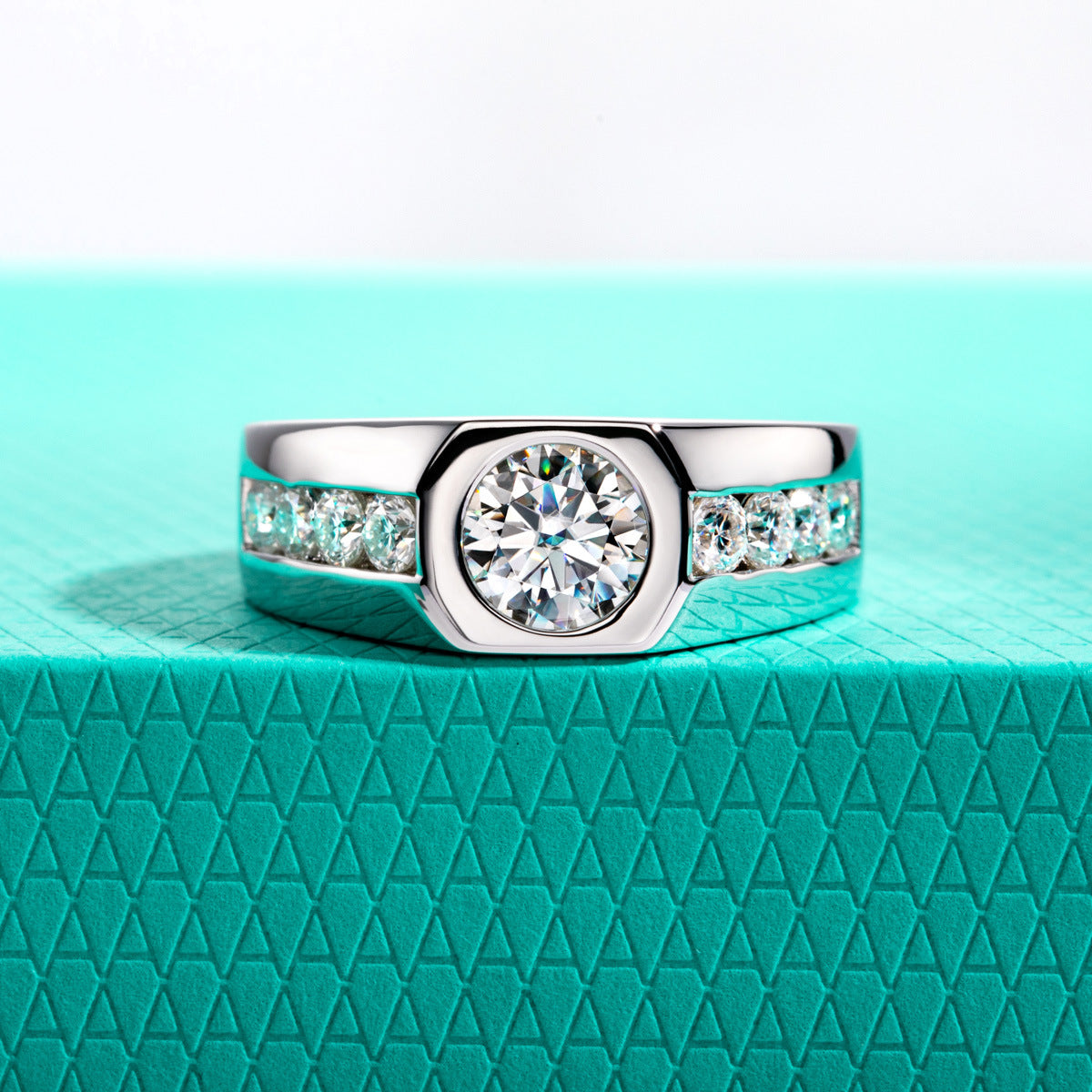 NHẪN MOISSANITE CỔ ĐIỂN RỰC RỠ – ĐƯỢC CHẾ TẠO BẠC STERLING VỚI ETERNAGOLD™