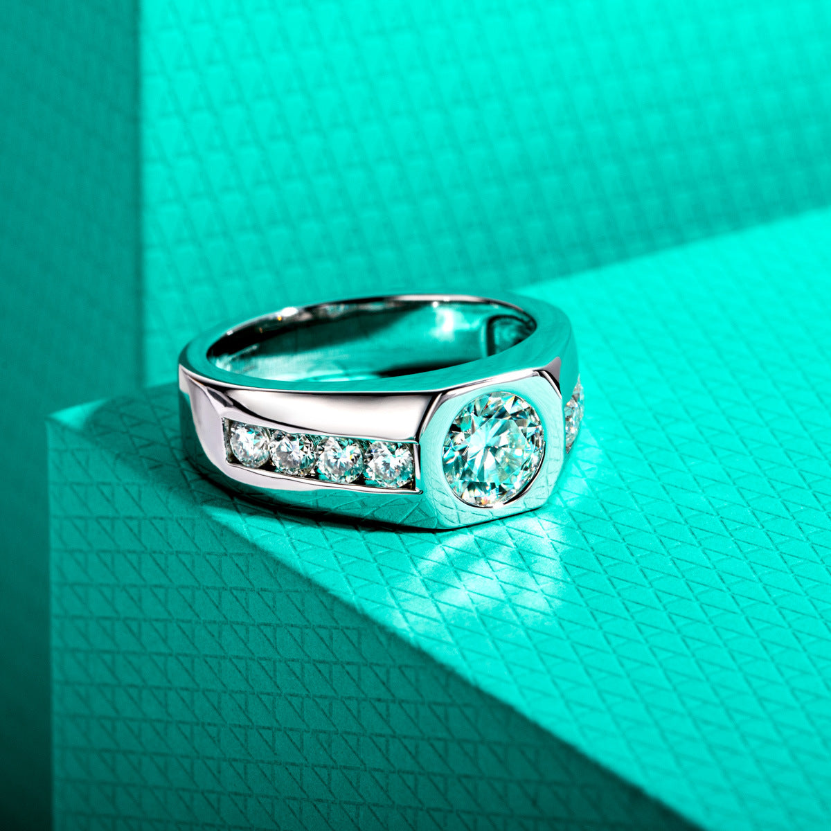 NHẪN MOISSANITE CỔ ĐIỂN RỰC RỠ – ĐƯỢC CHẾ TẠO BẠC STERLING VỚI ETERNAGOLD™