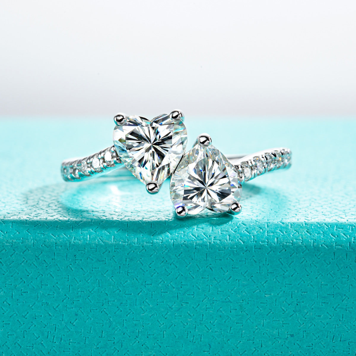 NHẪN HỨA HÒA TIM ĐÔI – ĐƯỢC CHẾ TẠO BẠC STERLING VỚI ETERNAGOLD™