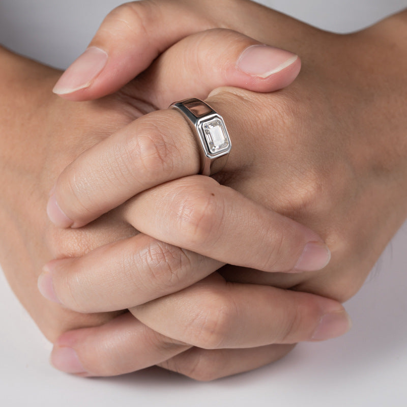 NHẪN MOISSANITE CẮT NGỌC LỤC BẢO CAO CẤP – CHẾ TẠO BẠC STERLING VỚI ETERNAGOLD™