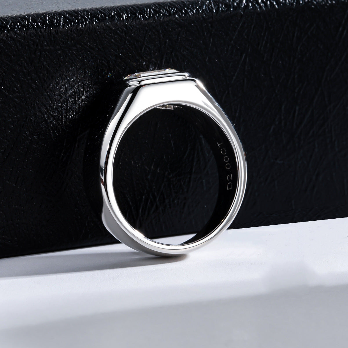 NHẪN MOISSANITE CẮT NGỌC LỤC BẢO CAO CẤP – CHẾ TẠO BẠC STERLING VỚI ETERNAGOLD™