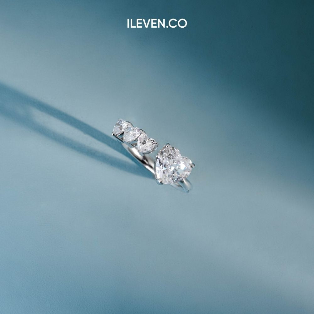 NHẪN TRÁI TIM TRIO – ĐƯỢC CHẾ TẠO BẰNG BẠC STERLING VỚI TRIPLESHIELD™