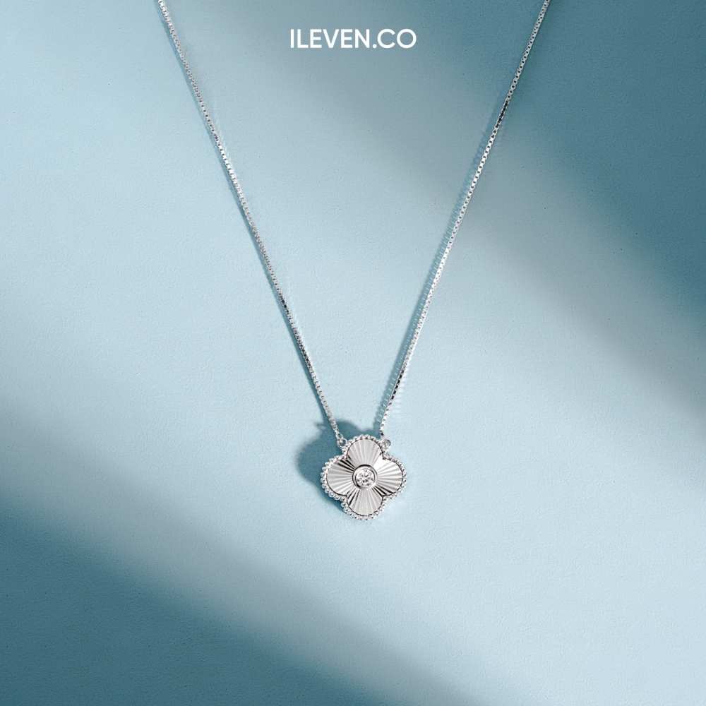 VÒNG CỔ PETAL GRACE – ĐƯỢC CHẾ TẠO BẠC STERLING VỚI TRIPLESHIELD™