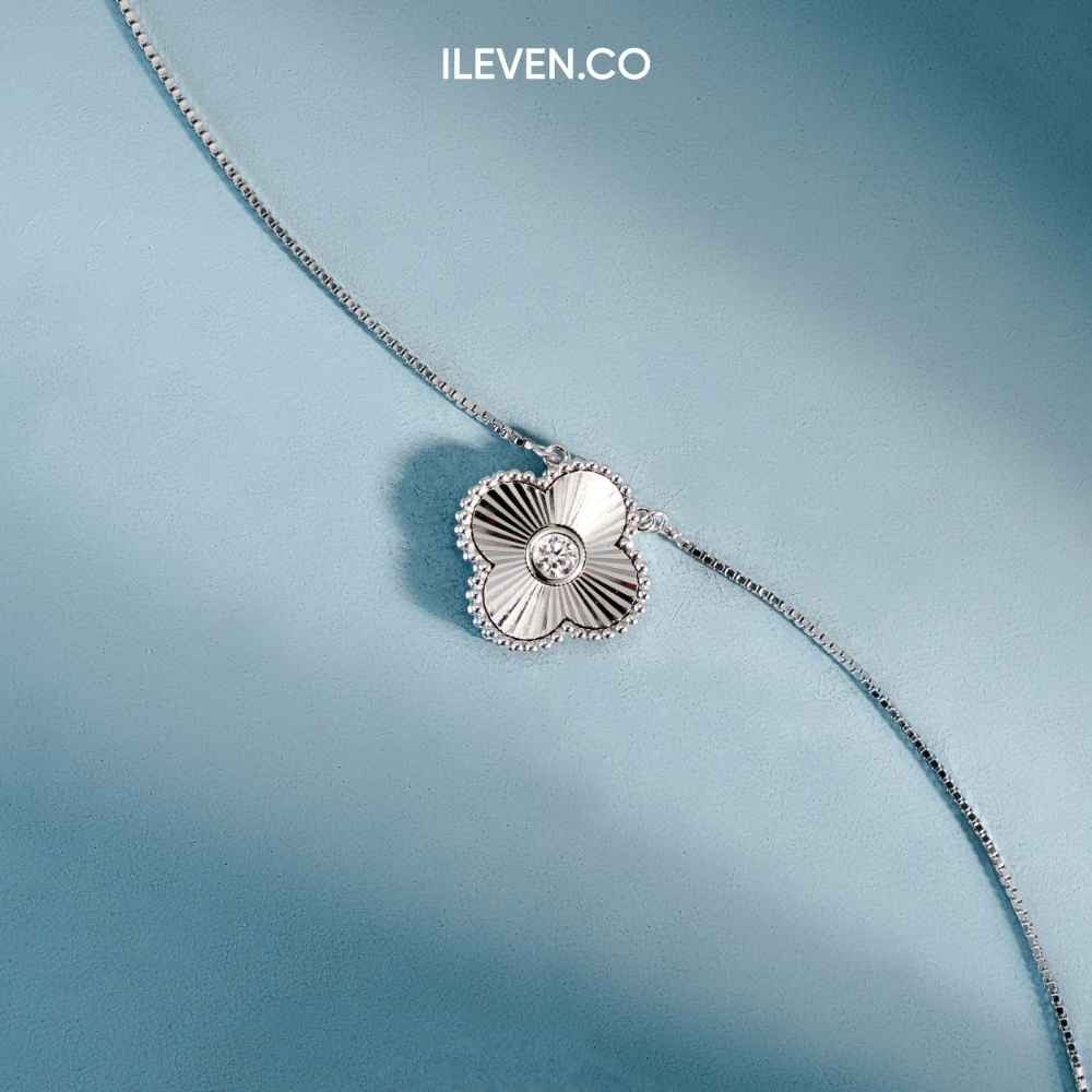 VÒNG CỔ PETAL GRACE – ĐƯỢC CHẾ TẠO BẠC STERLING VỚI TRIPLESHIELD™