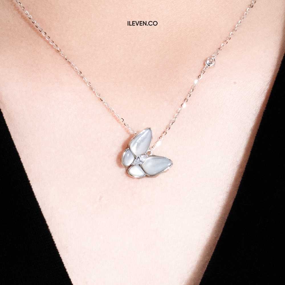 Dây chuyền lau nhà hình bướm Lumina – chế tác bằng bạc Sterling với TripleShield™