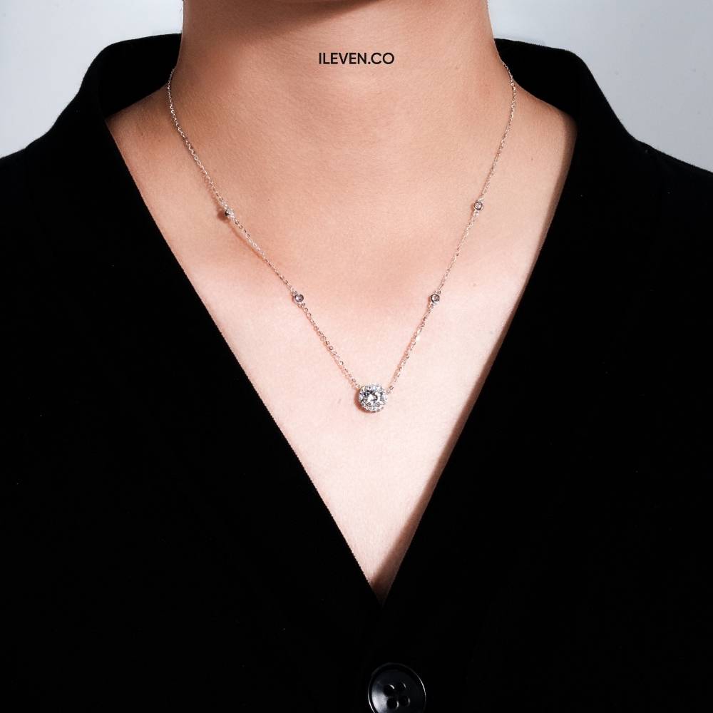 VÒNG CỔ HÒA QUANG RỰC RỠ – ĐƯỢC CHẾ TẠO BẠC STERLING VỚI TRIPLESHIELD™