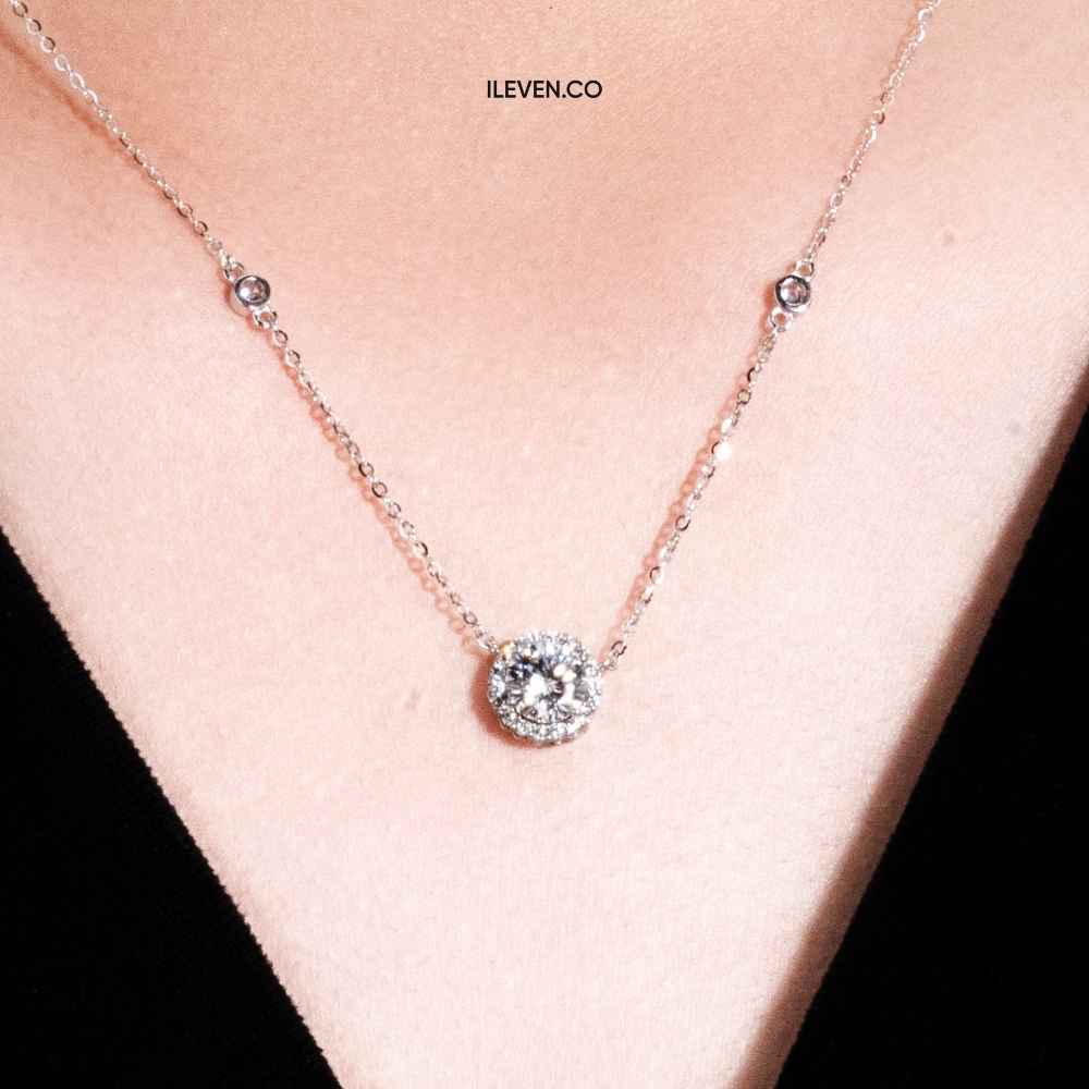 VÒNG CỔ HÒA QUANG RỰC RỠ – ĐƯỢC CHẾ TẠO BẠC STERLING VỚI TRIPLESHIELD™