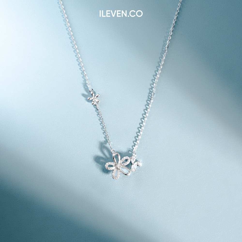 Vòng cổ năm cánh hoa – chế tác bằng bạc sterling với Triple Shield™