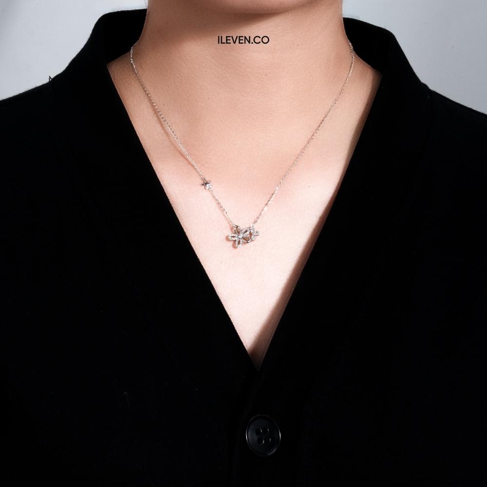 Vòng cổ năm cánh hoa – chế tác bằng bạc sterling với Triple Shield™