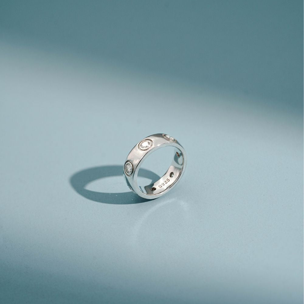 ECLIPSE DOTS RING – CRAFTED IN STERLING SILVER