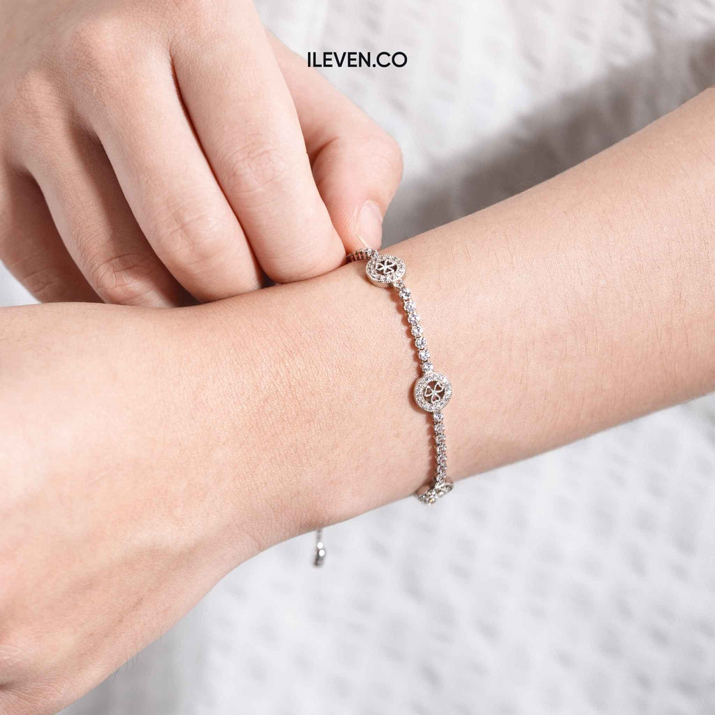 VÒNG TAY CỎ BA LÁ - ĐƯỢC CHẾ TẠO BẠC STERLING VỚI TRIPLESHIELD™