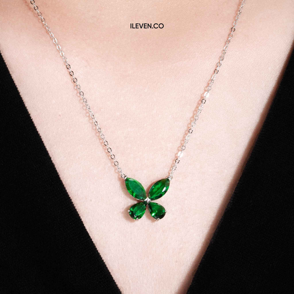 Dây chuyền bướm xanh lá cây rực rỡ – chế tác bằng bạc sterling với Triple Shield™