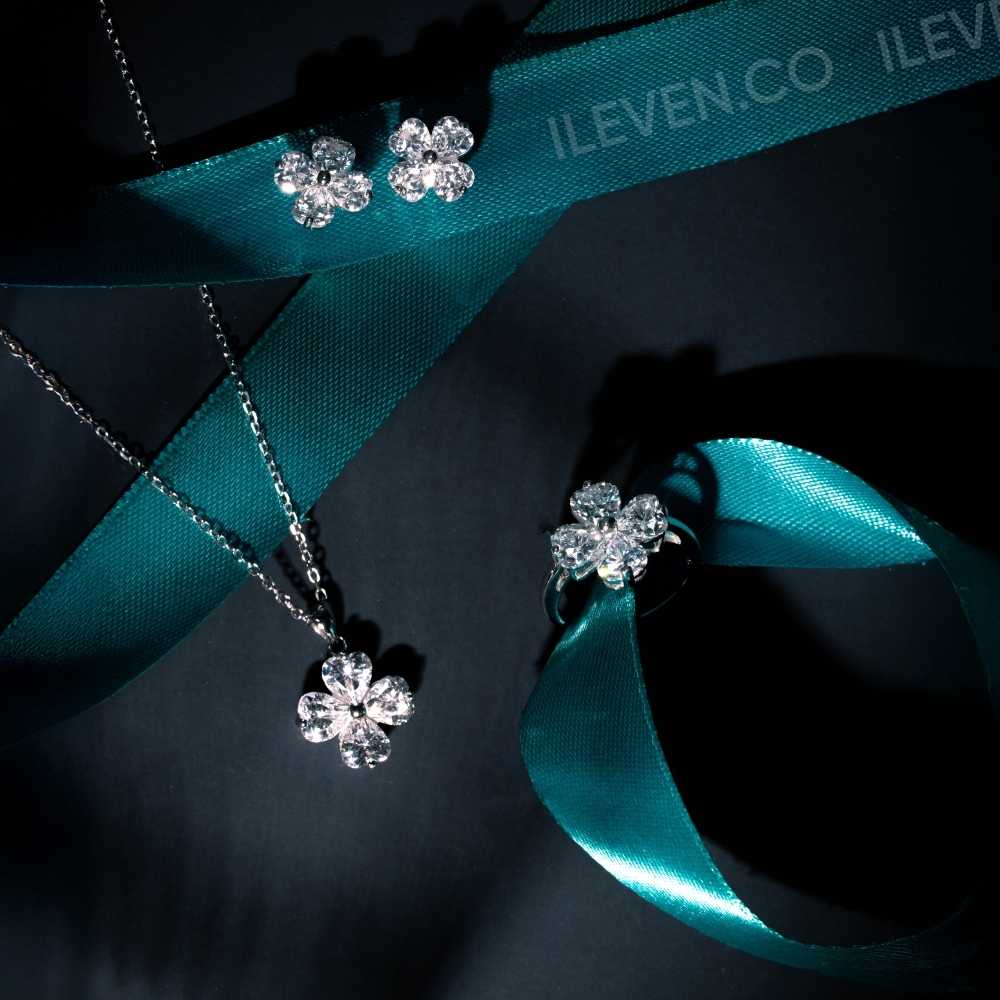 LUCKY CLOVER WHITE RING – CRAFTED IN STERLING SILVER