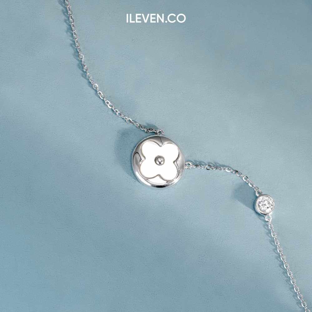 DÂY CHUYỀN NGỌC TRAI CỎ BA LÁCH MAY MẮN – ĐƯỢC CHẾ TẠO BẠC STERLING VỚI TRIPLESHIELD™