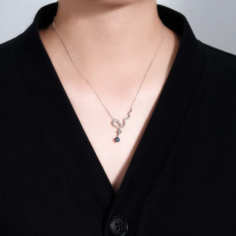 DÂY CHUYỀN SERPENTINE GRACE – ĐƯỢC CHẾ TẠO BẰNG BẠC STERLING VỚI TRIPLESHIELD™