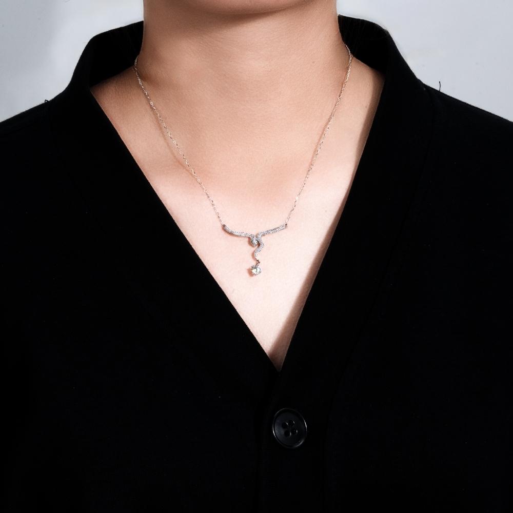 VÒNG CỔ SERPENT ELEGANCE – ĐƯỢC CHẾ TẠO BẰNG BẠC STERLING VỚI TRIPLESHIELD™